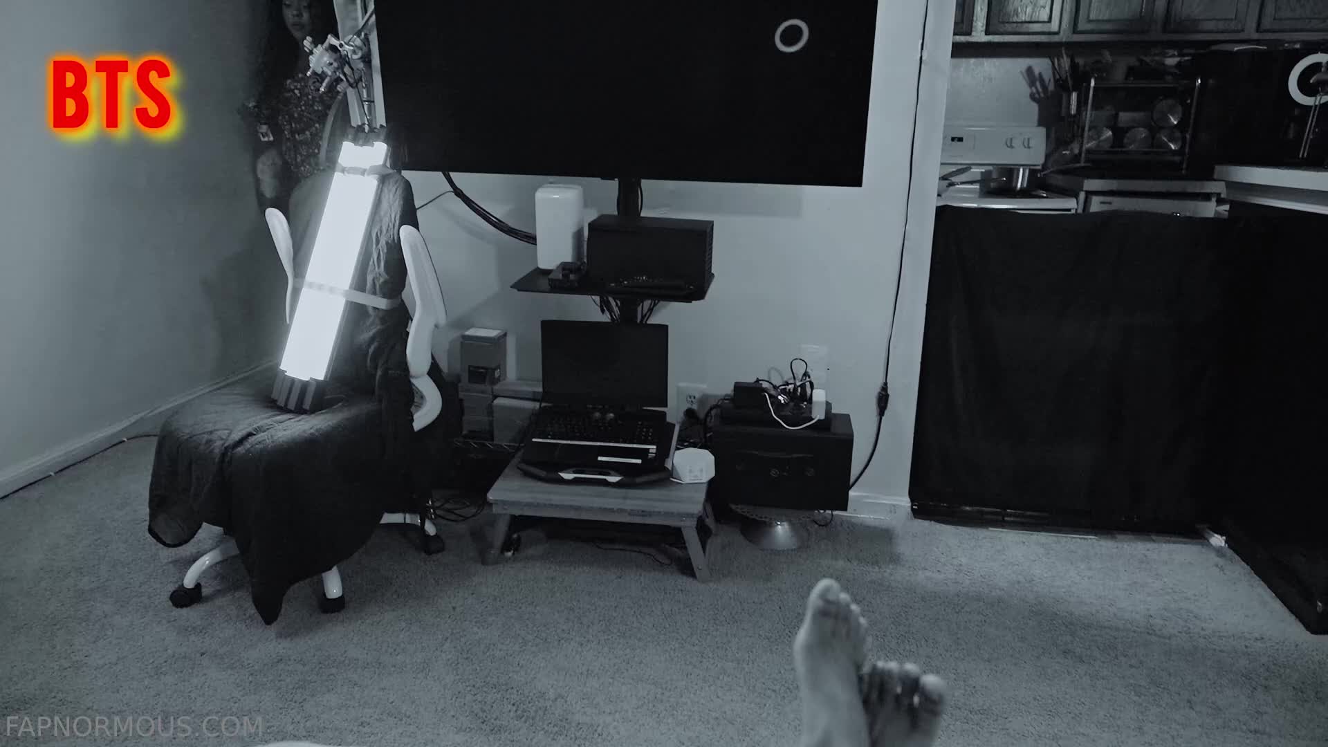 Jadejordanph - ... Need that NECK? Come here ... I'm gonna make it WET! -- ..