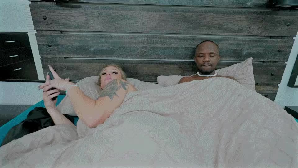 Sadieandrewsvip - Brand New Vid!! My hubby's black friend stopped by while I w..