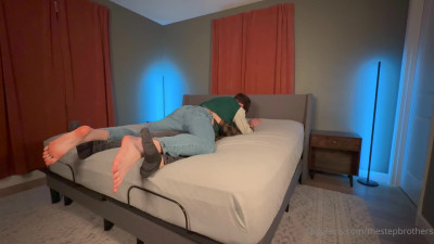 thestepbrothers OnlyFans leaked Thestepbrothers - Big Bro threw me down on the bed and started making out with.. on HDthot