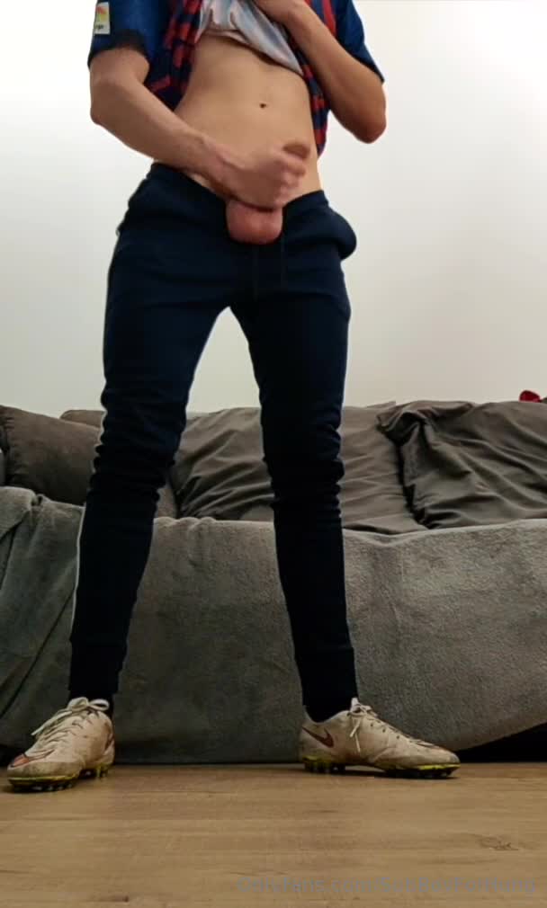 Subboyforhungof - it was 2020 , I was still uncut , I was unlocked most of the..