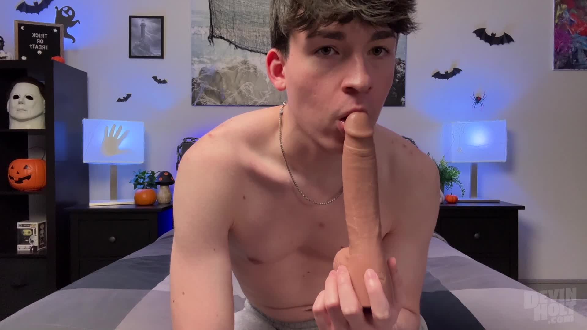 Devinholtxxx - I got a new dildo and had some fun with it  enjoy the full ..