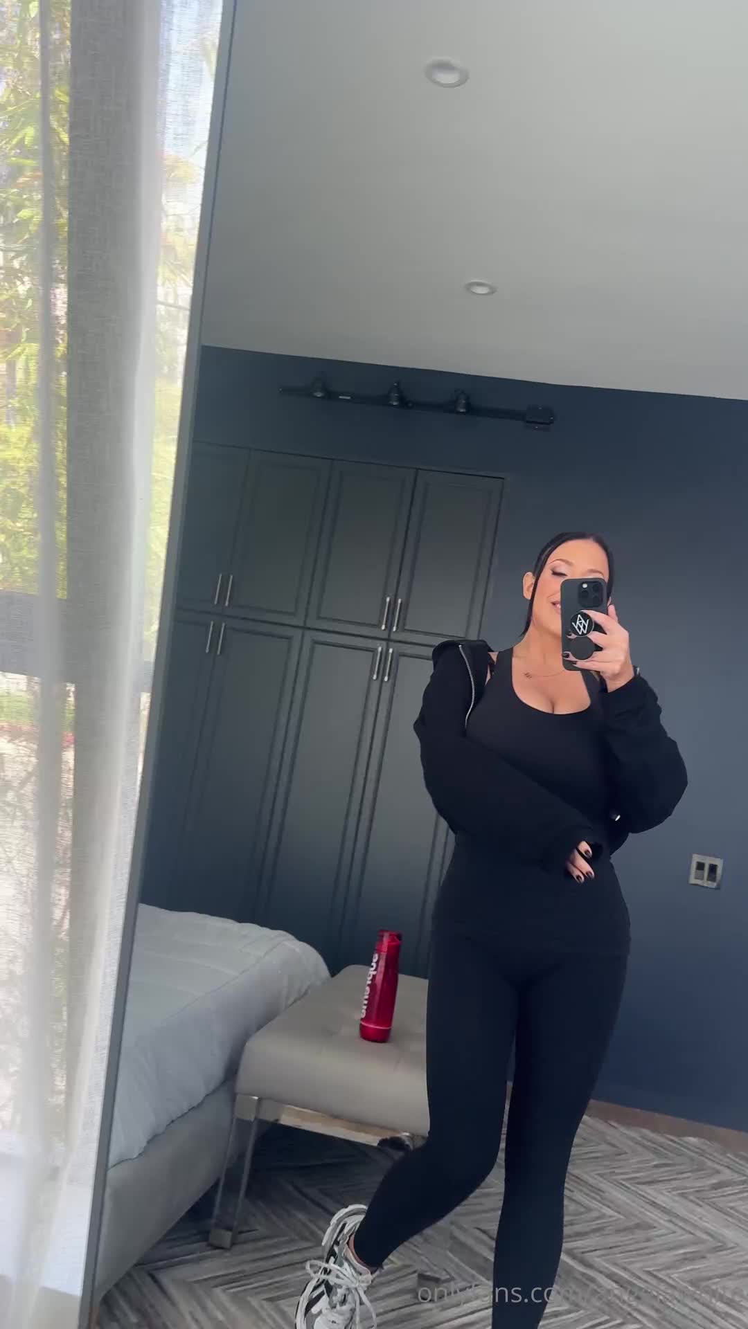 Angelawhite - Even with my clothes on, you still can’t control lust