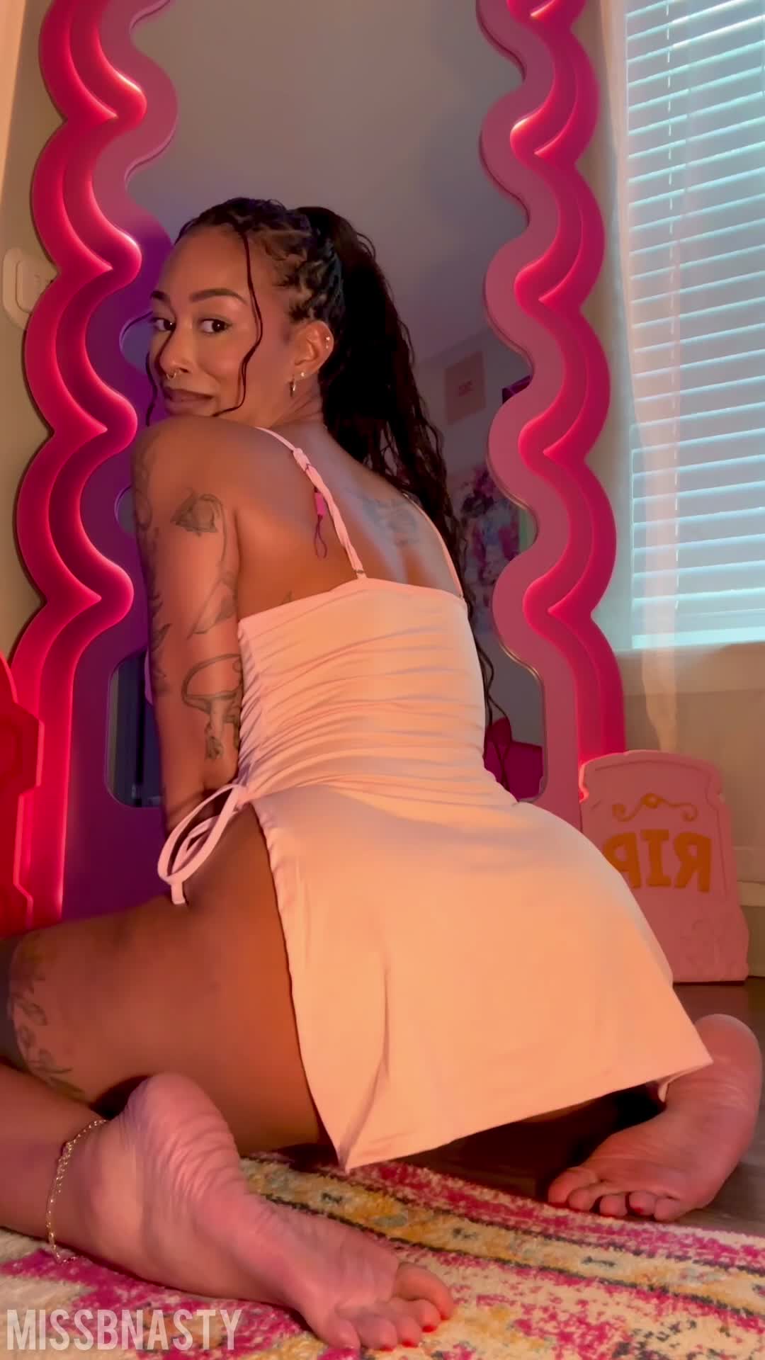 Missbnasty - Just checking on my riding skills on my feet, knees…how do y..