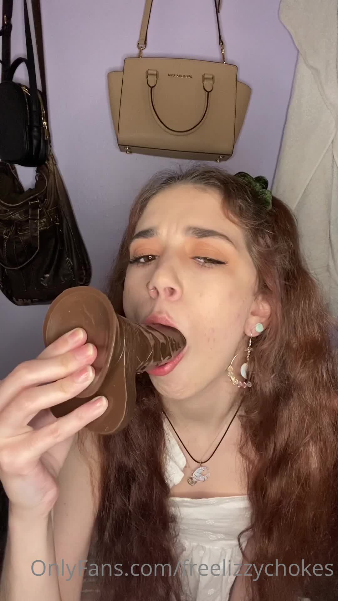 Livelylizzy - both my holes need to be filled like this