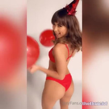 Riley Reid OnlyFans leaked Riley Reid Birthday Is A Great Time For A Gangbang on HDthot