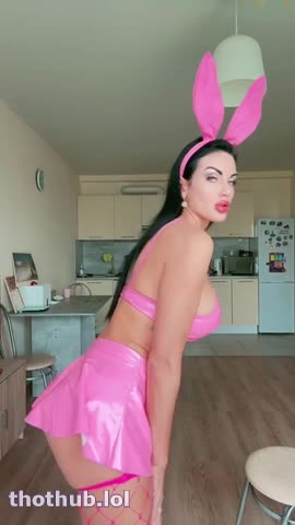 Lynnie Marie - Beautiful Pink Bunny Will Make You Cum