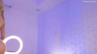 OnlyFans leaked _Alissa wxw_ Horny Blonde Covers Her Body In Oil & Rides Dildo on HDthot