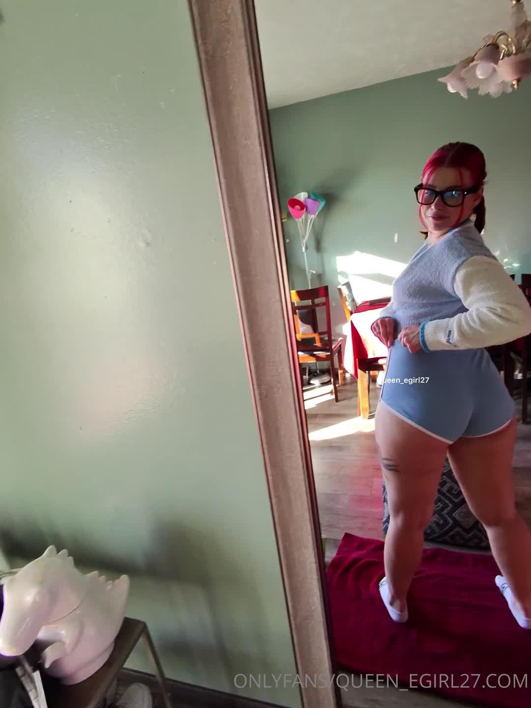 Queen_egirl27 - Here is another video with my ray ban glasses!! Up close and..