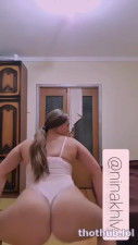NinaKhlv Twerk