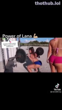 Lana squat