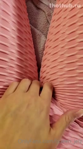 Queen Jelzy OnlyFans leaked Queen Jelz Phat Camel Toe Leggings on HDthot