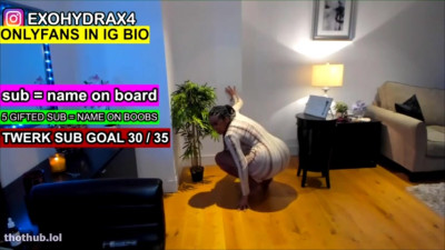 Exohydrax shaking ass on stream