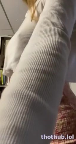 OnlyFans leaked Breckie Hill upskirt pussy rubbing on HDthot